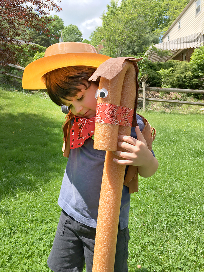 Summer is almost here and the summer toys have hit the shelves. What can you do with a pool noodle? Probably more than you think! Here are 12+ Summer Pool Noodle Crafts and Hacks! From toys to games, and gardening to crafts! The possibilities are endless.